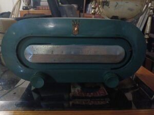 Zenith Model S-19421 AM Tube Radio /// Classic 50's