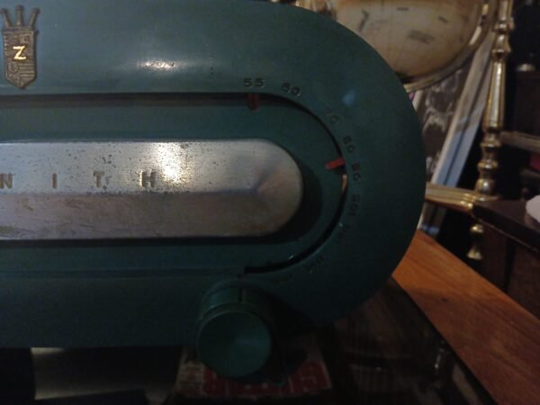 Zenith Model S-19421 AM Tube Radio /// Classic 50's - Image 3