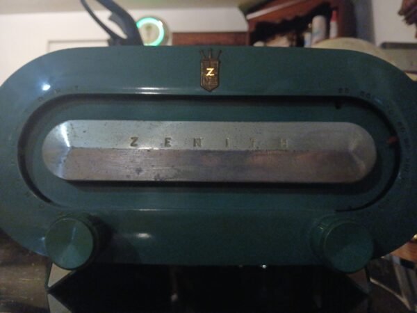 Zenith Model S-19421 AM Tube Radio /// Classic 50's - Image 6