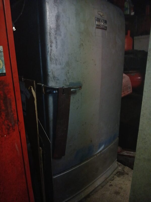 1940's GM Frigidaire Vintage Refrigerator - Image 3
